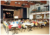 Saal mit großer Bühne